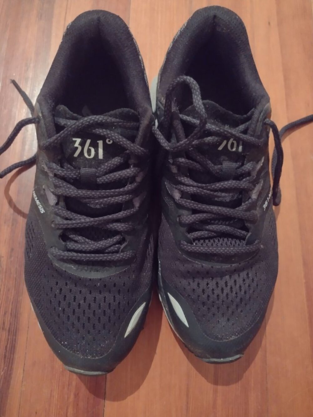 361 degrees, women's black running shoes, size 6.5
